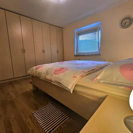 At Granny's Lägenhet *