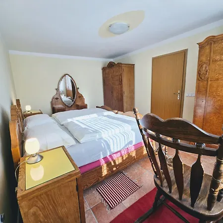 At Granny's מריבור